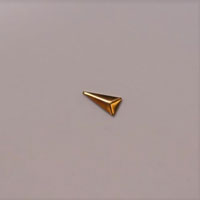 メタルスタッズ/トライアングル1.6mm×3mm/ゴールド